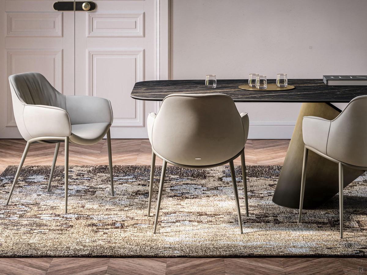 Dining chair with armrests Scarlett by Cattelan in the version with 4 metal legs