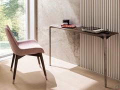 Clara chair in combination with the Belem console table, used as a writing desk