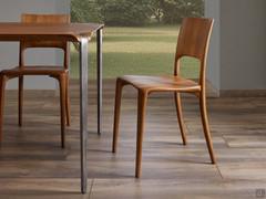 Carmen chair made entirely of solid wood in the Vintage oak variant