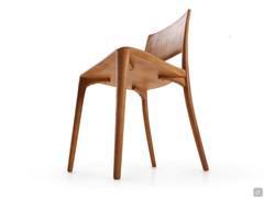 Bottom view of the Carmen chair, with the four legs joined to the seat either by gluing or with special wood screws to ensure greater stability and durability