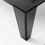 Detail of the corner leg made of smoked clear glass