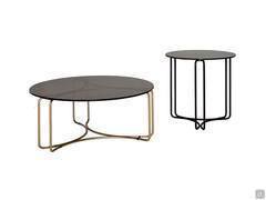 The metal and glass coffee table Jazz is available in both sofa-front and sofa-side versions