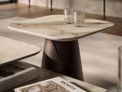 Splendid detail of the square keramik stone top KM18 Marmo Borghini Calacatta Opaque