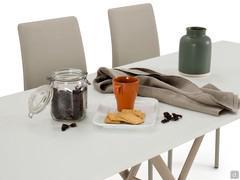 Detail of smooth white melamine top