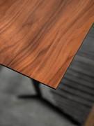 Elegant top with veins always clearly visible, enclosed by the profile matching the structure