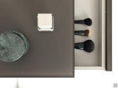 Detail top and storage drawer