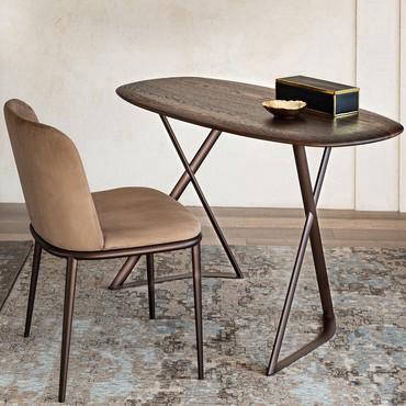 Tahiti wooden centrepiece desk by Cattelan