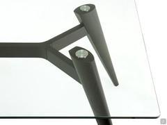 Detail of the metal plates which the top is attached to