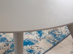Detail of the reverse bevel edge of the top profile