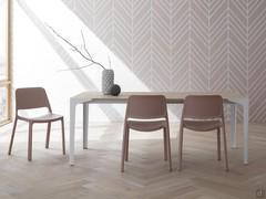 A modern design with an extreme lightness for the Garrick table