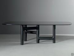Dark tones for the Pivot table thanks to smoked glass, charcoal ash base