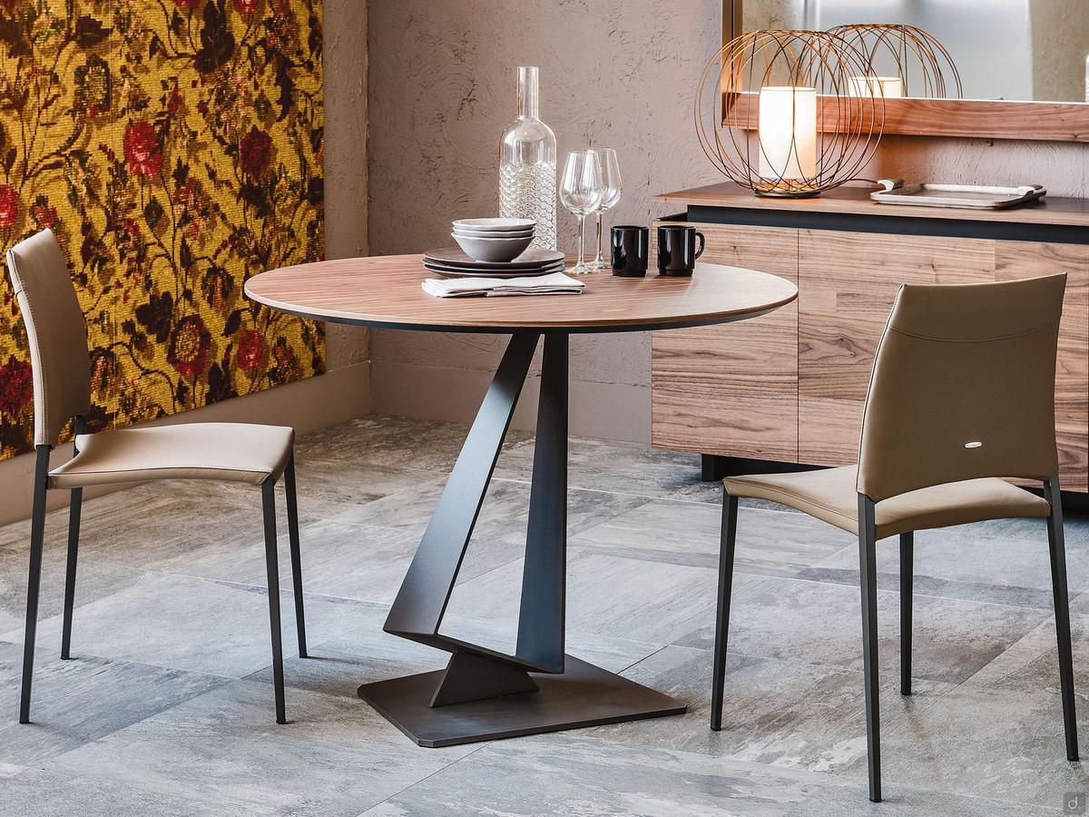 Round table with steel base Roger by Cattelan