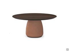 Botero round table with top veneered in wood essence RB Burnt Oak and base in spatulated clay AR11 Marrakech