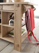 Detail of the load-bearing structure with frames and 4 perimeter legs in solid oak wood: you can also clearly see the towel rack