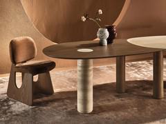 The travertine marble column, combined with the second marble top, is optionally available in 4 colour variants