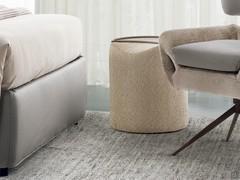 Lunar can also be used as a pouf, transforming the shelf into a practical and stable 49 cm high seat