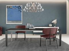 Freddie modern, rectangular and extendable table. Highly customisable in terms of dimensions and finishes