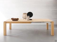 Square extending wooden table Acapulco, with telescopic aluminium mechanism and extensions to match the top. Also available in fixed or rectangular version