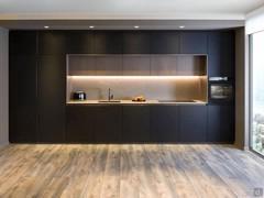 Plan Line 03 modern black linear kitchen