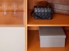 Ample space for arranging objects and accessories within the compartments 