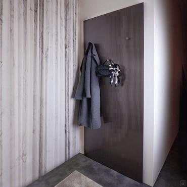 Niagara entryway coat-rack in ribbed glass