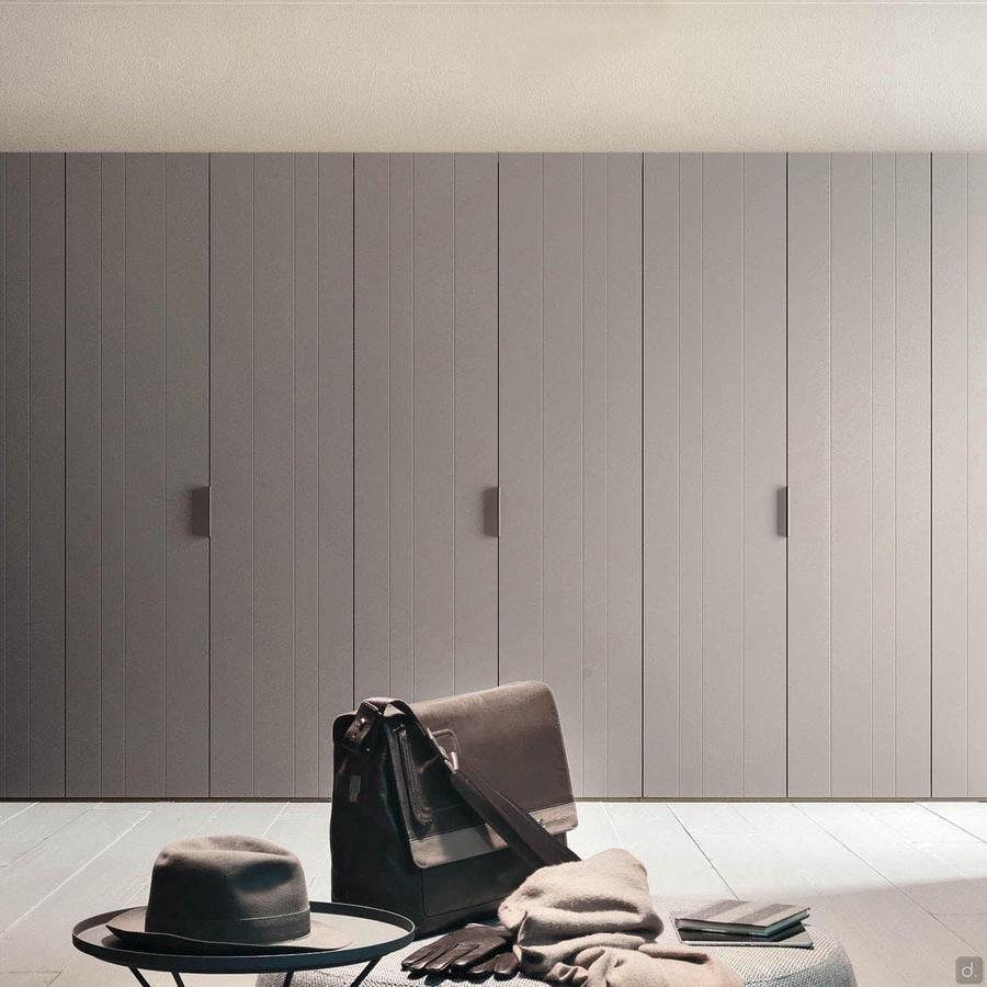 Land wardrobe with vertical groove decoration