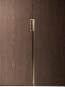 Front view of the Midley opening combined with the Rev handle, with which it shares dimensions and finish