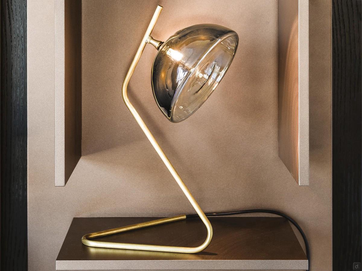 Table lamp with Sunset satin-finished brass bent structure in original design