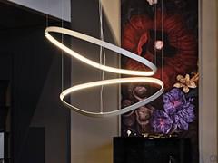 The irregular shape of the embossed metal ring draws a uniform LED light pattern, excellent for picking up any structural geometries in the room