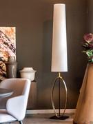 Lamp with gold ring Band in the tall floor version