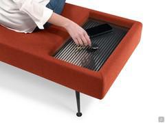 In this shot, we can see the 'canned' effect glass table top. 27 cm wide and 44 cm deep