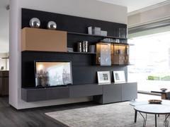 The Plan 28 outlet composition is available in the finishes Piombo matt lacquered, Cuoio matt lacquered, Fashion Wood Fossil Oak and Grey transparent glass.