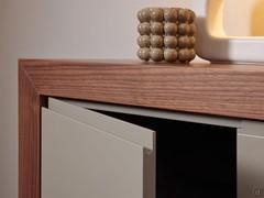 Detail of the claw opening of the Rialto outlet sideboard