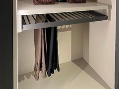 Detail of removable trouser carrier 