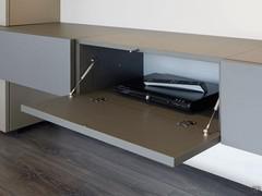 Central flap on Plan 40 wall, alternatively replaceable with a fifth drawer