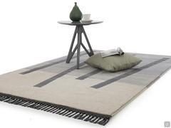 Riga tailor made rug with fringe