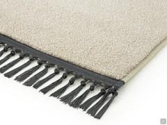 Detail of the side fringe