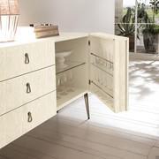 City buffet cabinet by Cantori, detail of the doors and glass rack shevles inside