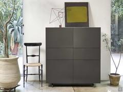 Fly cupboard in the model without handles for perfect formal cleanliness