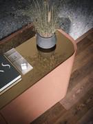 Detail of the bronze-coloured mirrored glass top and the socket on the top edge inclined at 45°.