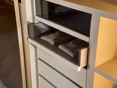 Drawers with smoked glass front, available in different widths and combinations, also combinable with normal melamine or lacquered drawers