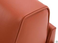 Detail of the piping on the backrest cushions
