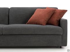 Detail of the armrest and proportions