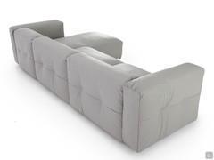 Detail of the back of the backrest and armrest with horizontal stitching with "pinched" effect (provided only for leather upholstery)
