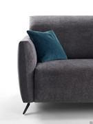 Detail of the mod. B5 slim upholstered 16 cm armrest, ideal as a space-saving solution to contain the overall width of the sofa