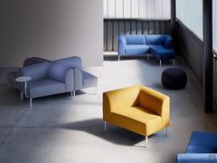 Alias modern office waiting couch - in the background detail there is an A-module with 2 contiguous seats, on the left H-module with 4 individual island seats