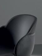High, wraparound backrest 