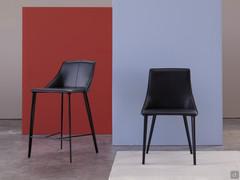 Antelos leather stool combined with the chair of the same name, ideal for a matching dining room