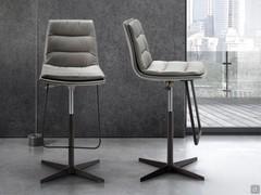 Dama swivel stool with spoked base