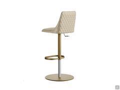 Version with quilted backrest, metal base adjustable in height